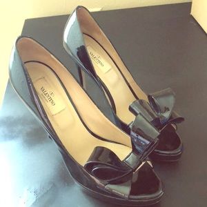 Valentino Garavani Patent Bow Pumps